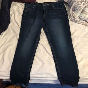 Maurices jeans